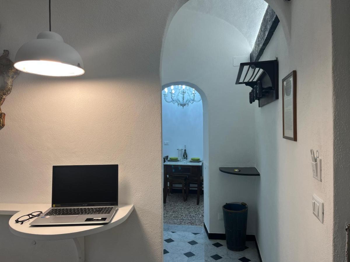 Апартаменты Dimora Borsotto Palazzo Storico, Acquario, Porto Antico Генуя Экстерьер фото